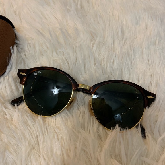 ** SOLD ** Ray-Ban sunglasses - Picture 4 of 5